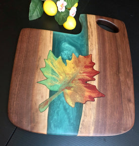 maple leaf small charcuterie board