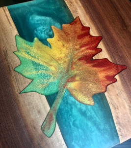 maple leaf small charcuterie board